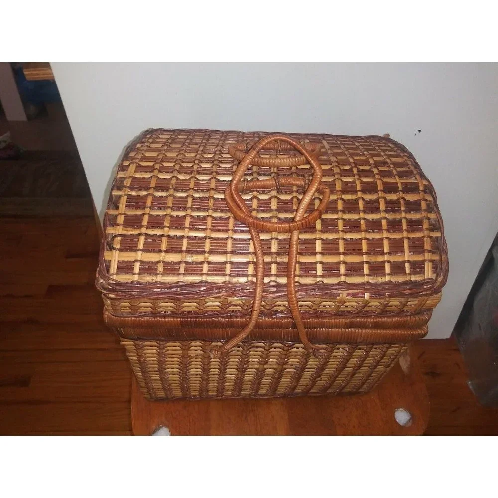 Wicker Picnic Basket w/Durable Plastic Dinnerware Set Serves 4 red gingham linin